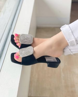 Flores 8- Black