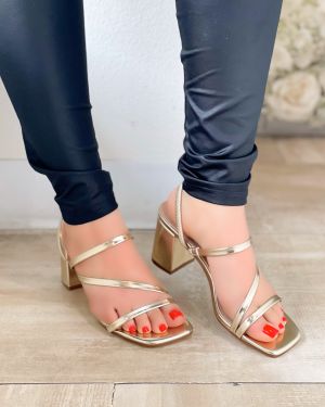 Hattie – Gold