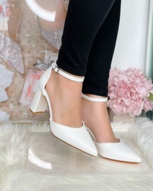 Julie 17 – White